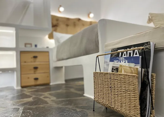 Mikri Kamara Tripotamos (Tinos)